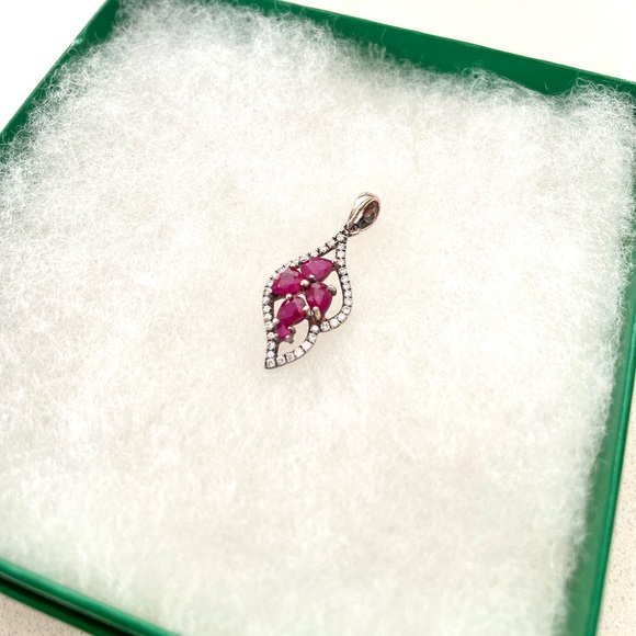 Ruby & crystal decorated Pendant - Picture 3 of 4
